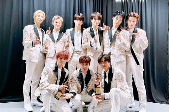 'Seoul Music Awards' trở thành trò hề trong mắt Knet và fan Kpop khi trao Daesang cho một nhóm nhạc không lọt nổi top 100 nhạc số