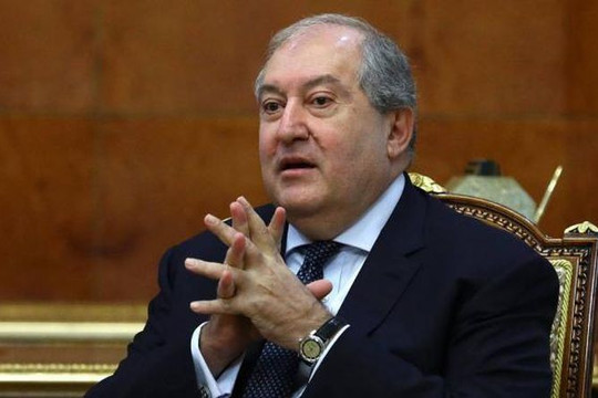 Tổng thống Armenia bất ngờ đệ đơn từ chức vì "không được trao quyền"