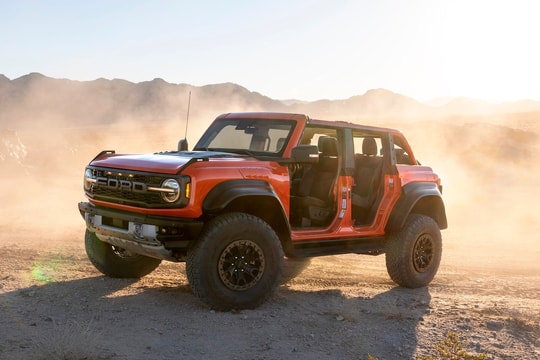 Ford Bronco Raptor trình làng: Khả năng off-road vượt trội, động cơ hơn 400 mã lực