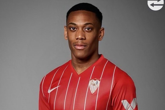 Martial rời MU, bay đến Tây Ban Nha ra mắt Sevilla