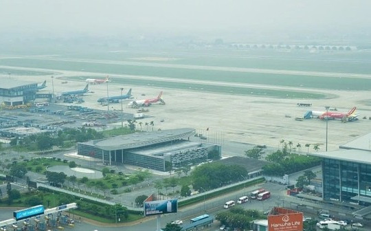 Nhiều chuyến bay về miền Trung phải chuyển hướng hạ cánh ở Nội Bài