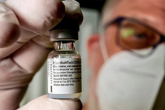 Kháng thể chống Omicron của mũi 3 vaccine Pfizer kéo dài bao lâu?