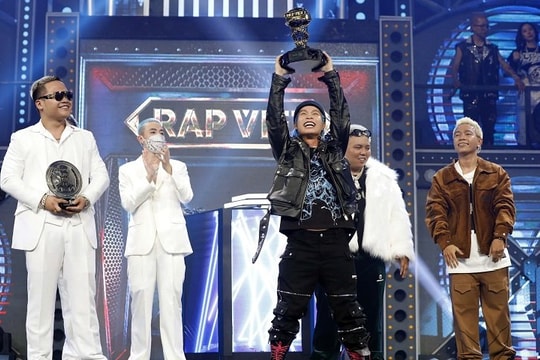 HOT: Đã tìm ra chủ nhân của Quán quân Rap Việt mùa 2, netizen công nhận Karik tiên tri như thần
