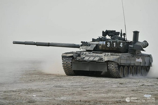 Chiêm ngưỡng màn thông nòng ‘xe tăng bay’ T-80U ở Síp