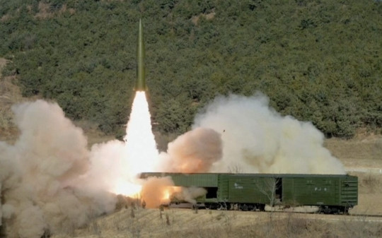 Triều Tiên phóng tên lửa đạn đạo, Hàn Quốc họp khẩn, Nhật Bản kiểm tra việc ứng phó diễn biến bất ngờ