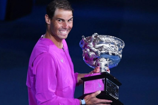 Rafael Nadal nói gì sau khi đi vào lịch sử Grand Slam?