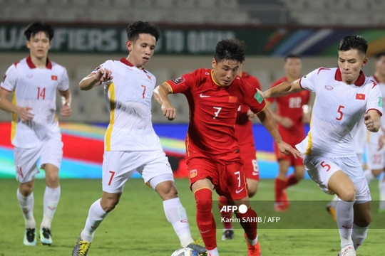 Tuyển Việt Nam 2-0 tuyển Trung Quốc: Tiến Linh nhân đôi cách biệt
