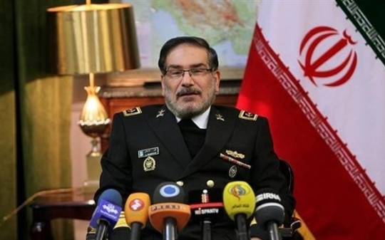 Mỹ khôi phục lệnh miễn trừng phạt hạt nhân, Iran nói 'không đủ'