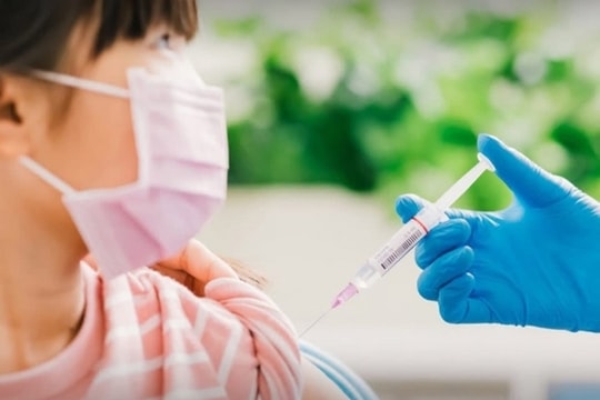 Hơn 60% phụ huynh đồng ý tiêm vaccine COVID-19 cho trẻ 5-11 tuổi