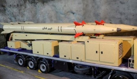 Đàm phán hạt nhân vừa nối lại, Iran công bố tên lửa đạn đạo tầm xa tính năng vượt trội