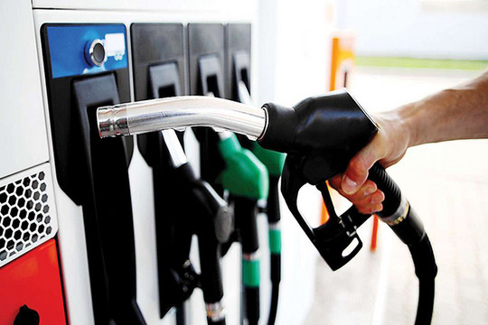 Kiểm tra bất ngờ, phát hiện cửa hàng xăng dầu ở Sóc Trăng ‘găm' nghìn lít xăng