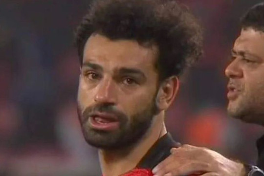 Klopp tiết lộ tình trạng đáng lo của Salah sau khi thua Sadio Mane