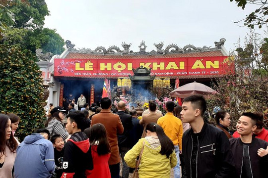 Trên 1.000 ca COVID-19/ngày, Nam Định dừng lễ hội Khai ấn Đền Trần