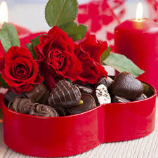 Vì sao người ta thường tặng socola và hoa hồng ngày Valentine?