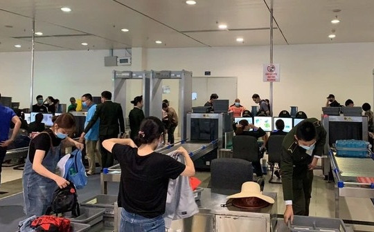Khách nam trộm đồ ở sân bay Chu Lai, bị "tóm" ngay khi hạ cánh Tân Sơn Nhất