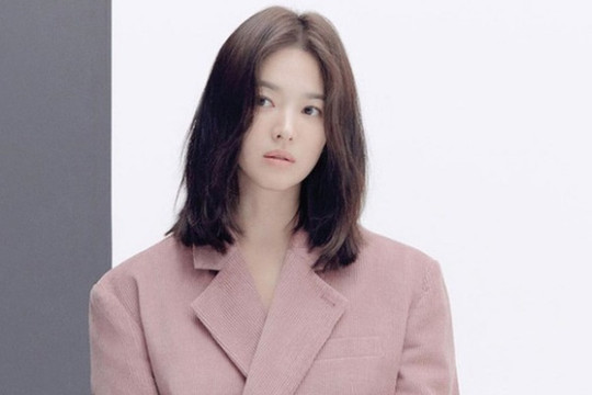 Song Hye Kyo sở hữu cả "rổ" kiểu tóc ngắn trẻ hóa cực đỉnh, nhưng có một kiểu dừ lắm, chị em xem né gấp
