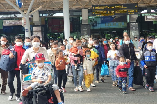 Tân Sơn Nhất tăng 1.000 khách mỗi ngày, mở lại các đường bay quốc tế
