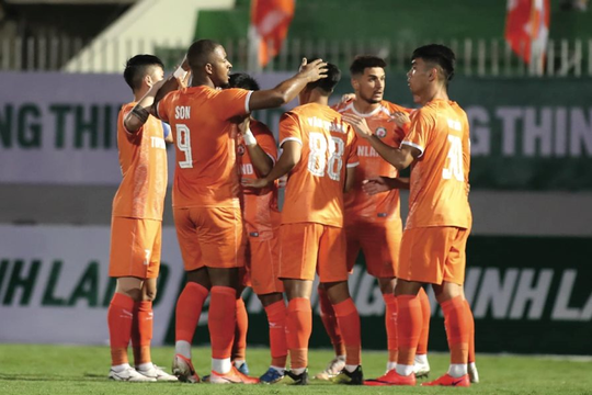Chuyển động V-League 2022: ‘PSG Việt Nam’ có thể là gánh nặng 