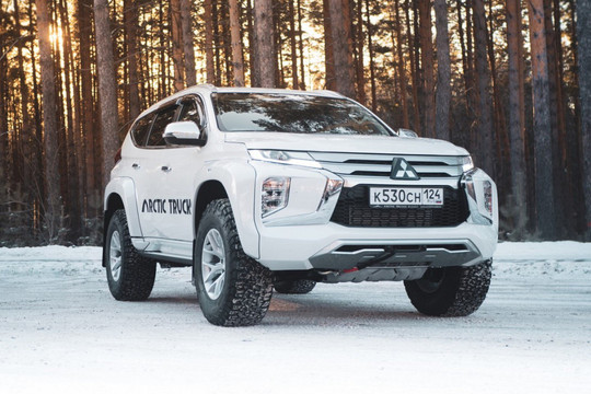Mitsubishi Pajero Sport nâng tầm off-road nhờ gói độ của Arctic Trucks
