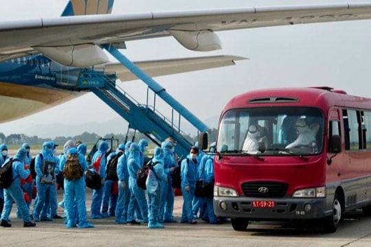 Vụ nhận hối lộ tại Cục Lãnh sự: Quy trình phê duyệt chuyến bay "giải cứu"