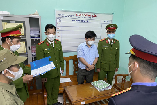 Khởi tố Giám đốc CDC Thừa Thiên - Huế liên quan mua bán kit test COVID-19