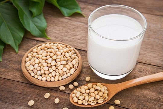 Lợi ích của việc uống sữa đậu nành mỗi ngày đối với phụ nữ