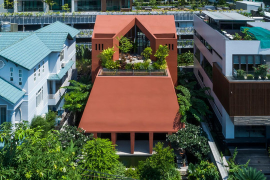 Mê mẩn không gian bên trong biệt thự đỏ 'độc nhất vô nhị' ở Việt Nam