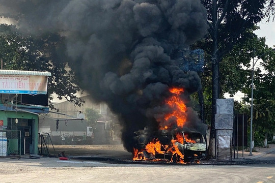 Tài xế bị bỏng sau khi dũng cảm lái xe bồn đang cháy để cứu cây xăng