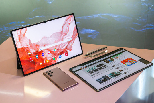 Chọn tablet đầu bảng: Galaxy Tab S8 Ultra hay iPad Pro M1 12.9?