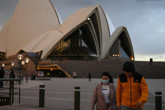 Thủ tướng Australia: 'Hãy chuẩn bị hành lý, đừng quên mang theo tiền'