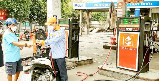 TP.HCM: Có tình trạng một số cửa hàng hạn chế bán xăng dầu