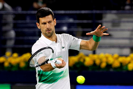 Djokovic thắng dễ trong ngày đầu tiên trở lại thi đấu  