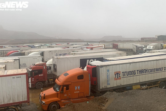 Hơn 1.900 container vẫn ùn tắc, Lạng Sơn thí điểm cách giao nhận hàng hóa mới