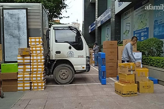 Chợ thuốc lớn nhất Hà Nội tấp nập xe vận chuyển: KIT test nhanh Covid-19 có cháy hàng như lời đồn?