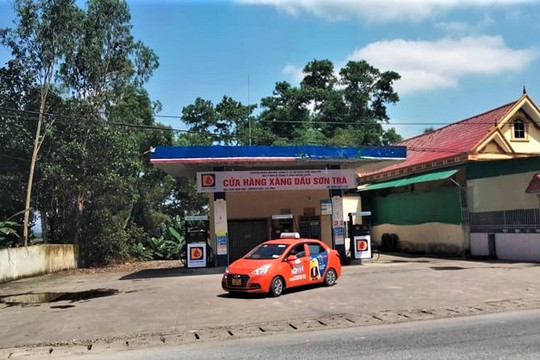 Ngừng bán xăng dầu, hai cửa hàng ở Hà Tĩnh bị phạt 45 triệu đồng