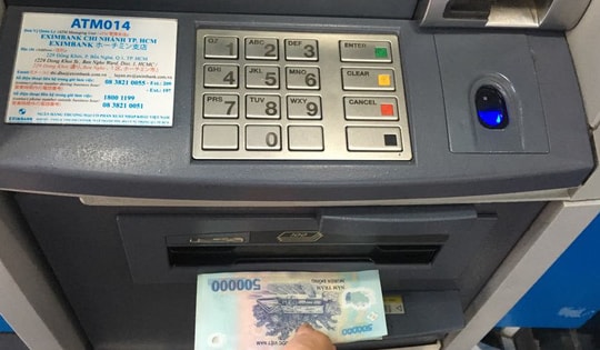 Làm gì khi ATM không nhả tiền dù tài khoản đã báo trừ tiền?