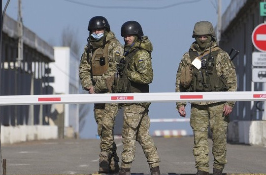 Ukraine ban bố tình trạng khẩn cấp quốc gia, đòi đảm bảo an ninh từ phương Tây và Nga, đề nghị HĐBA họp gấp