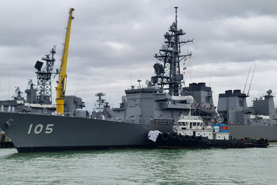 Bộ đôi tàu hộ vệ và huấn luyện Nhật Bản thăm Đà Nẵng