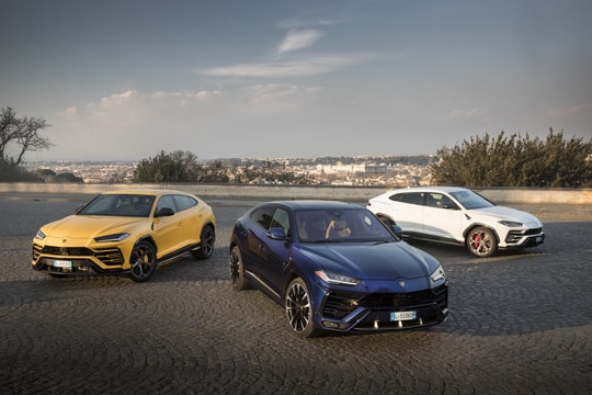 Lamborghini Aventador sẽ phải sản xuất thêm vì lý do không ai muốn