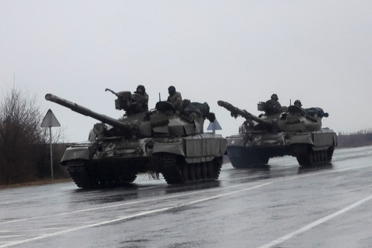Biên phòng Ukraine: Nga tấn công từ ba hướng