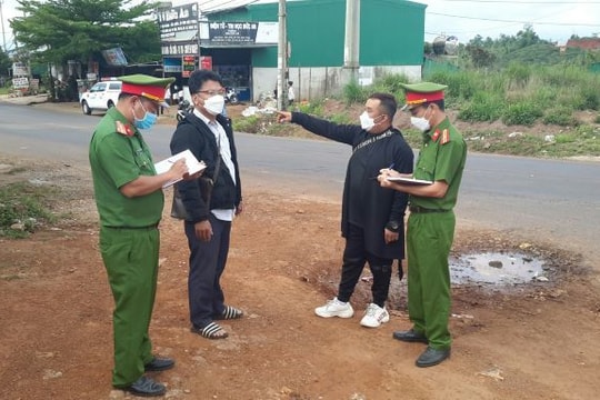 Côn đồ Đắk Lắk 'đánh' hàng chục xe ô tô mang hung khí sang Đắk Nông tấn công bảo vệ công ty điện gió