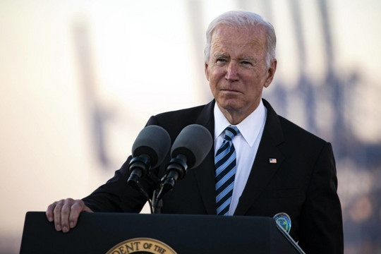 Tổng thống Biden tìm cách kiềm chế giá dầu