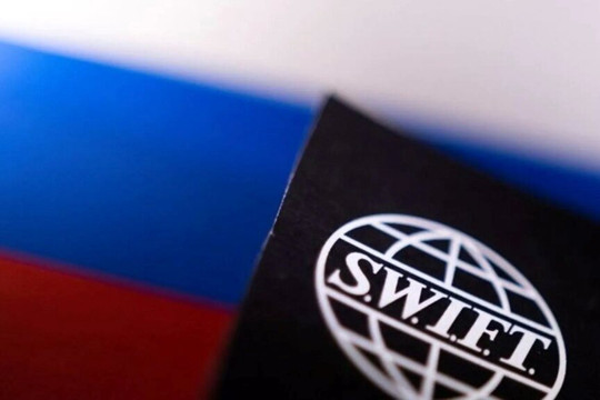 Cấm ngân hàng Nga tham gia SWIFT sẽ gây ra những tác động nào?