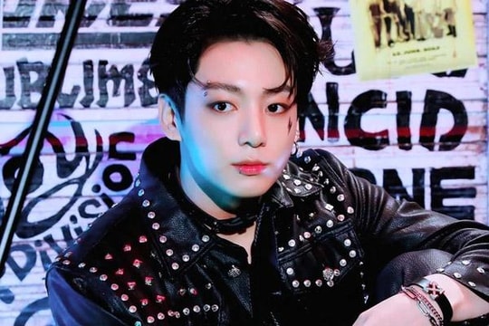 'Em út' Jungkook (BTS) tốt nghiệp đại học với thành tích khủng