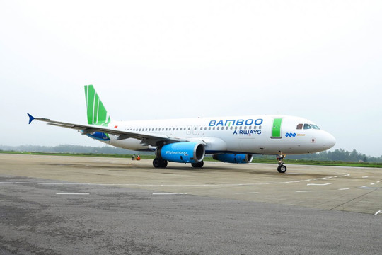 Ngày 9/3, Bamboo Airways đón người Việt từ Ukraine về nước