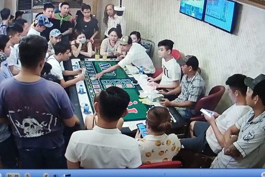 Độc chiêu giám đốc ở Cần Thơ tổ chức đánh bạc dưới tầng hầm khách sạn