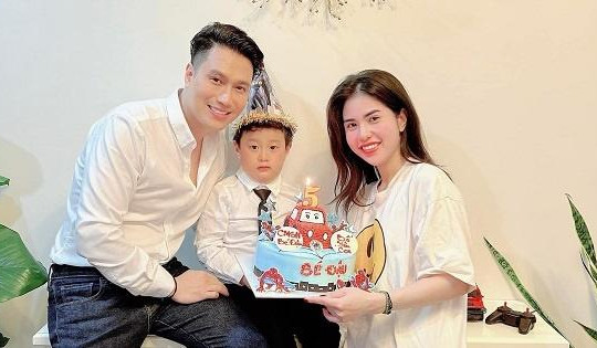 Việt Anh hội ngộ vợ cũ, mừng sinh nhật con trai