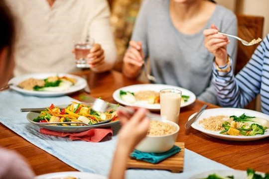 6 thói quen ngay sau bữa ăn sẽ rút ngắn tuổi thọ của bạn