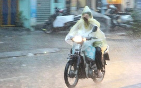 Không khí lạnh tràn về Bắc Bộ và Bắc Trung Bộ, Hà Nội mưa giông