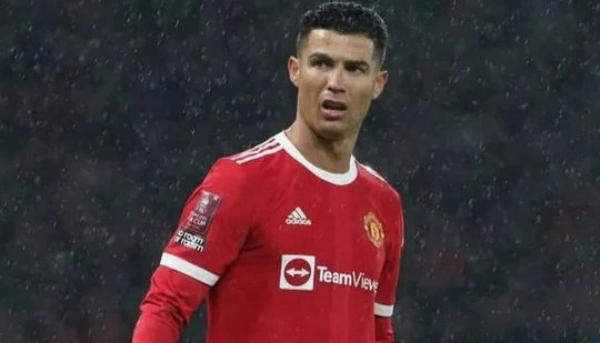 C.Ronaldo bỏ về Bồ Đào Nha, không quan tâm derby thành Manchester